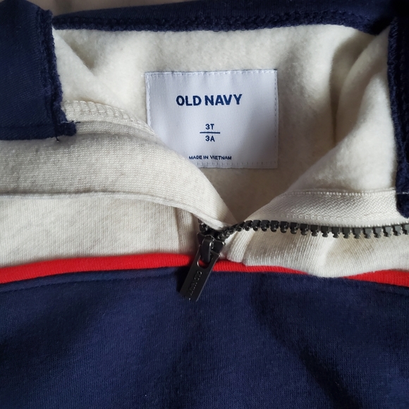 NWT. OLD NAVY Boys 3T Crewneck Sweater - Picture 3 of 3